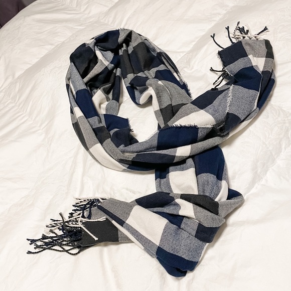 Accessories - Plaid scarf by Plush